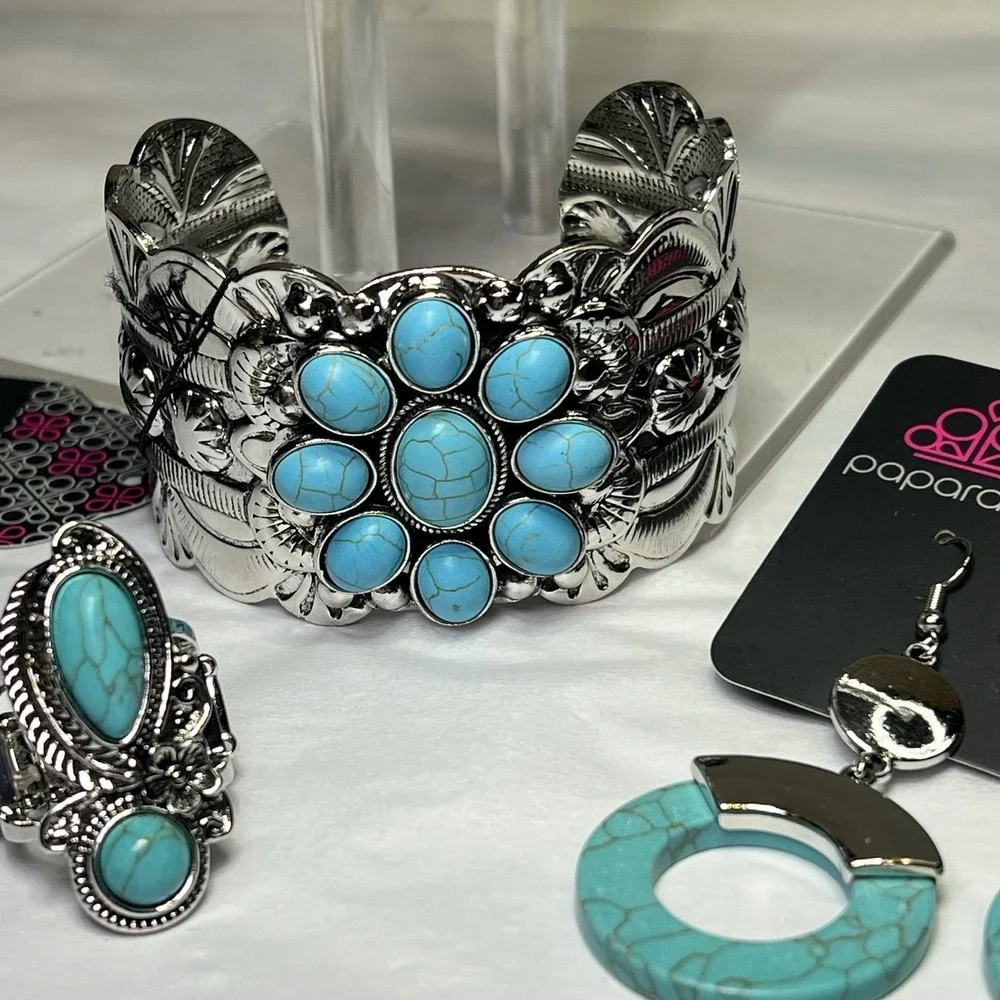 Fashion Fix Set PAPARAZZI Jewelry NWT Ring Earrings 2 Bracelets Turquoise Style